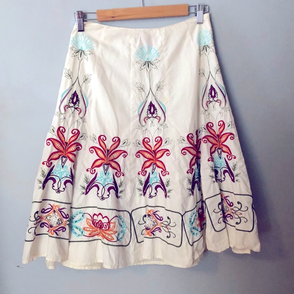Embroidered cotton skirt